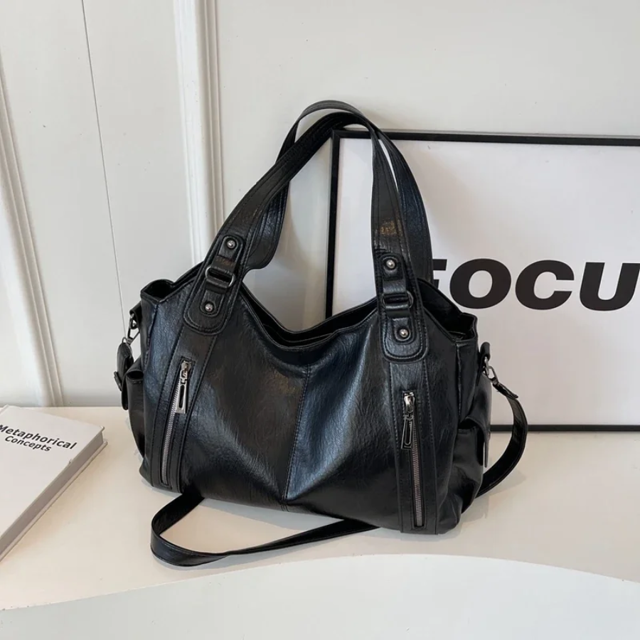 Beatrice | Elegant Shoulder Bag for Style-Conscious Carriers