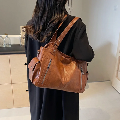 Beatrice | Elegant Shoulder Bag for Style-Conscious Carriers