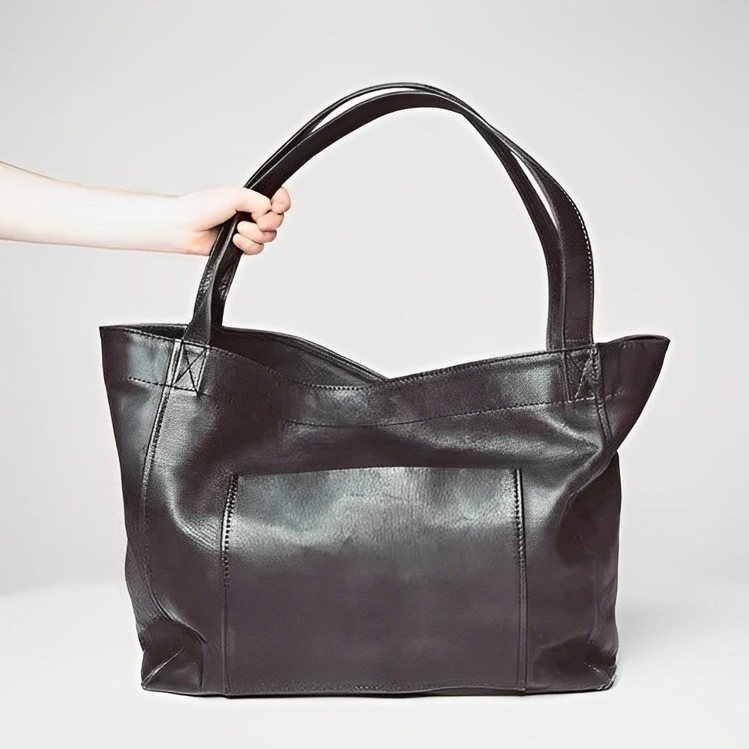 Caroline | Elegant and Spacious Classic Handbags for Every Occasion
