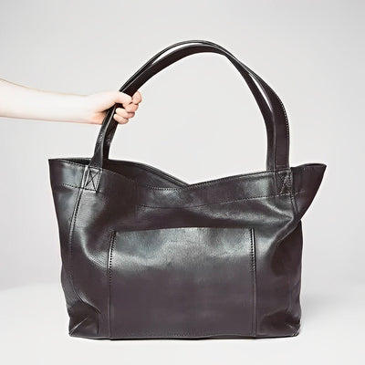 Caroline | Elegant and Spacious Classic Handbags for Every Occasion