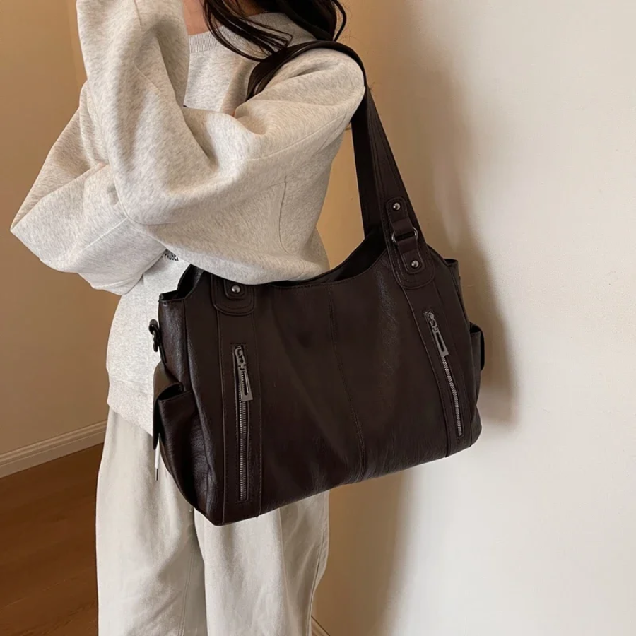 Beatrice | Elegant Shoulder Bag for Style-Conscious Carriers