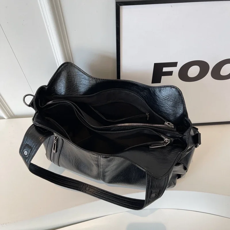 Beatrice | Elegant Shoulder Bag for Style-Conscious Carriers