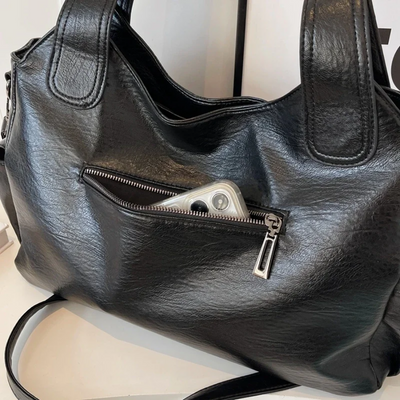 Beatrice | Elegant Shoulder Bag for Style-Conscious Carriers