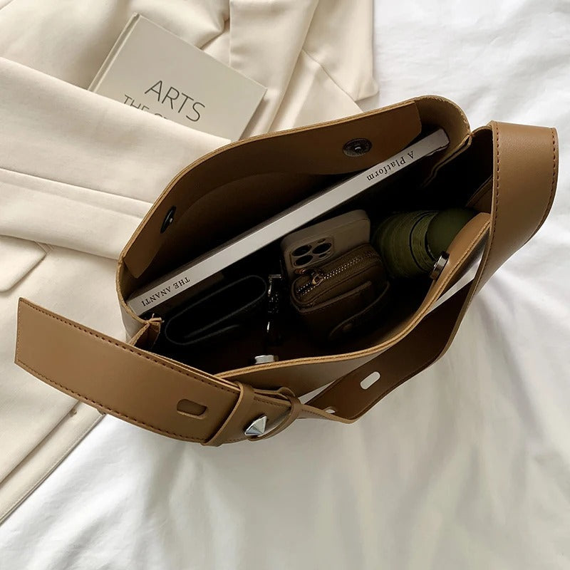 Georgina | Elegant minimalist shoulder bag with modern design for a sophisticated look