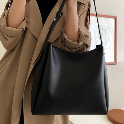 Georgina | Elegant minimalist shoulder bag with modern design for a sophisticated look