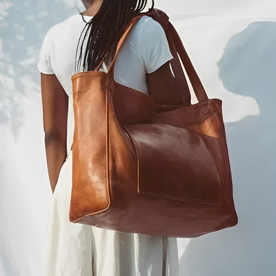 Caroline | Elegant and Spacious Classic Handbags for Every Occasion