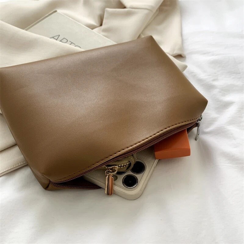 Georgina | Elegant minimalist shoulder bag with modern design for a sophisticated look