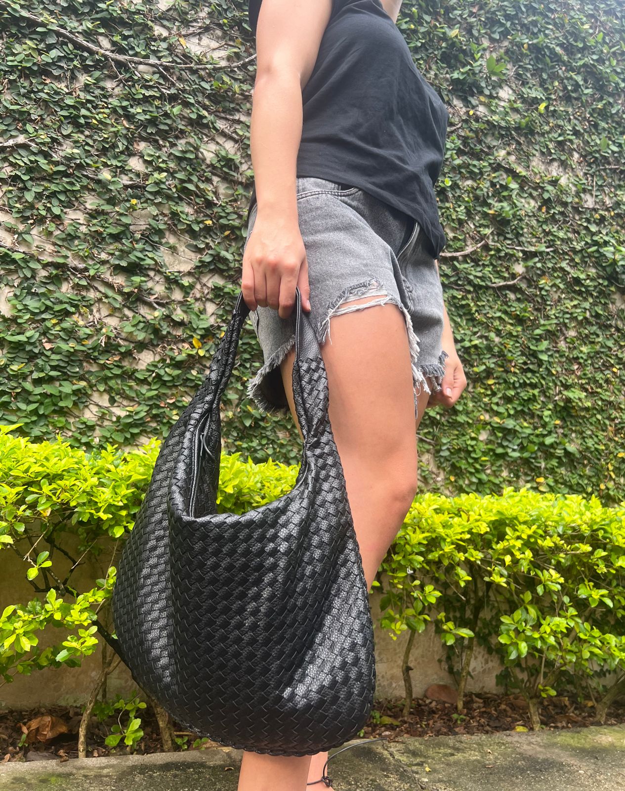 Victoria | Trendy Large Bag for Any Occasion