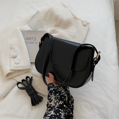 Sarah | Elegant shoulder bag in sophisticated nude tone for stylish use