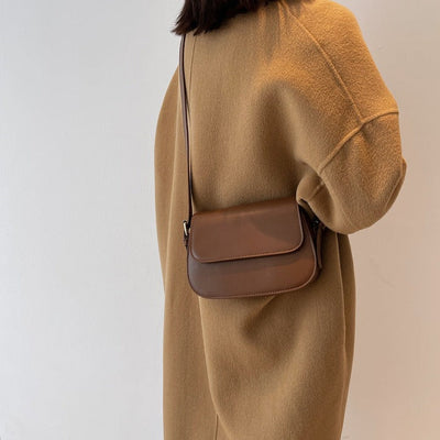 Sarah | Elegant shoulder bag in sophisticated nude tone for stylish use