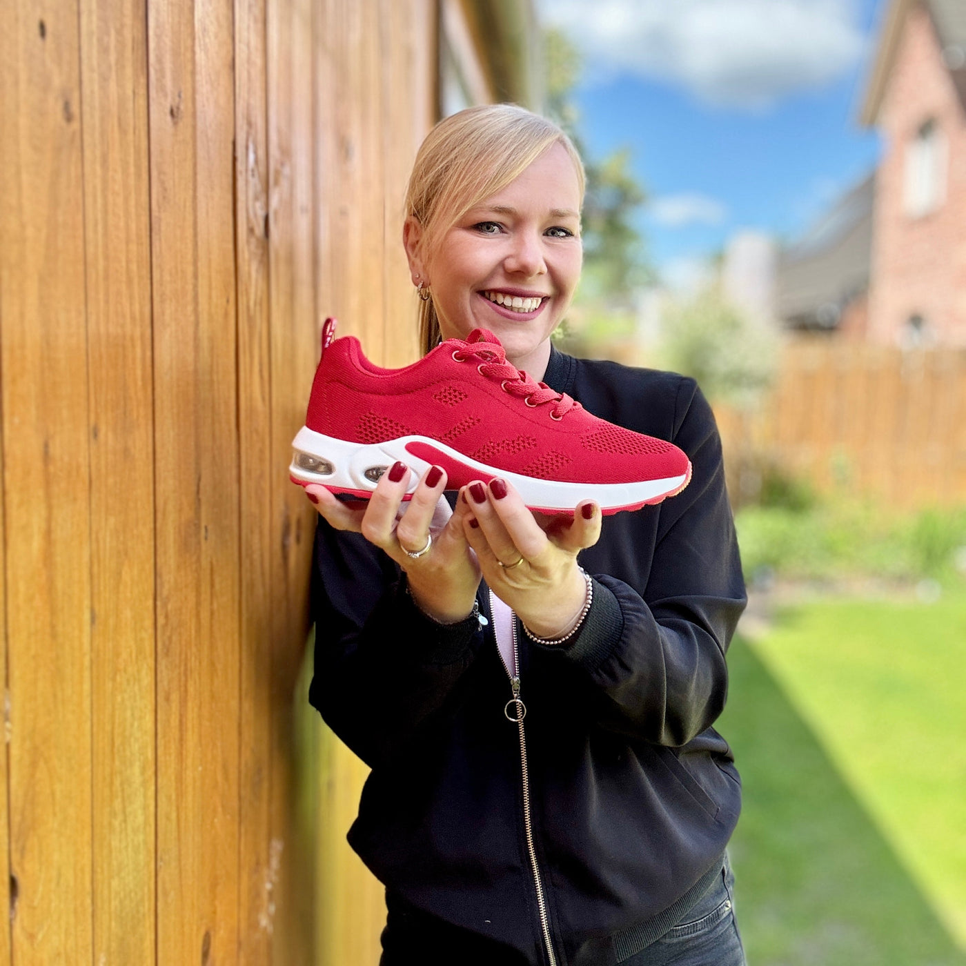 StrideEase™ – Ergonomic pain-relief shoes for all-day comfort