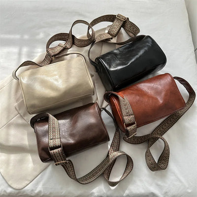 Katie | Elegant and modern shoulder bag with trendy strap