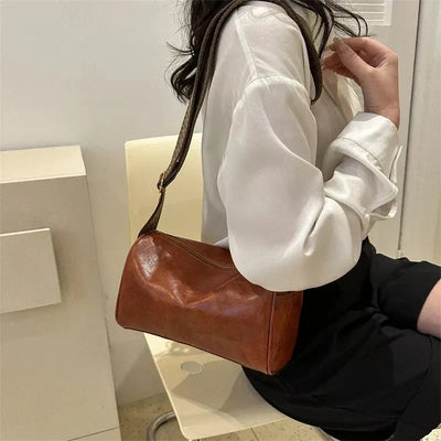 Katie | Elegant and modern shoulder bag with trendy strap