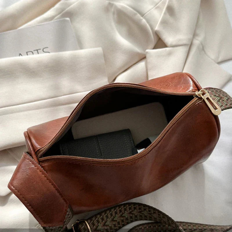 Katie | Elegant and modern shoulder bag with trendy strap