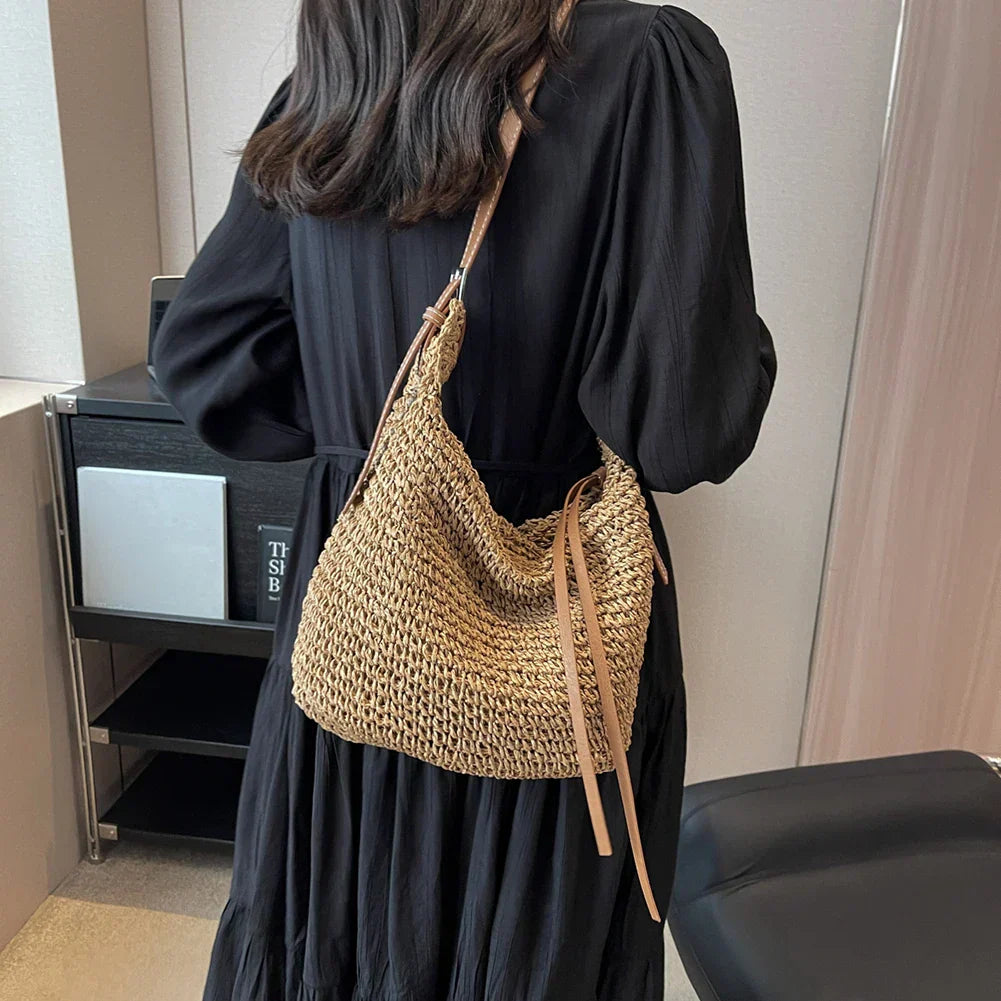 Anna | Elegant structured shoulder bag in woven style for a sophisticated look