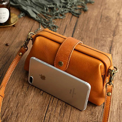 Eleanor | Elegant and spacious bag in warm cognac shade for everyday use