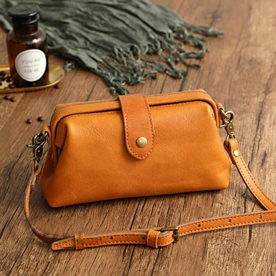 Eleanor | Elegant and spacious bag in warm cognac shade for everyday use