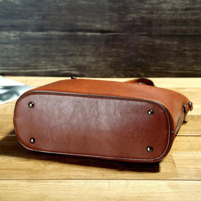Jess Shoulder Bag | Stylish and Spacious Accessory