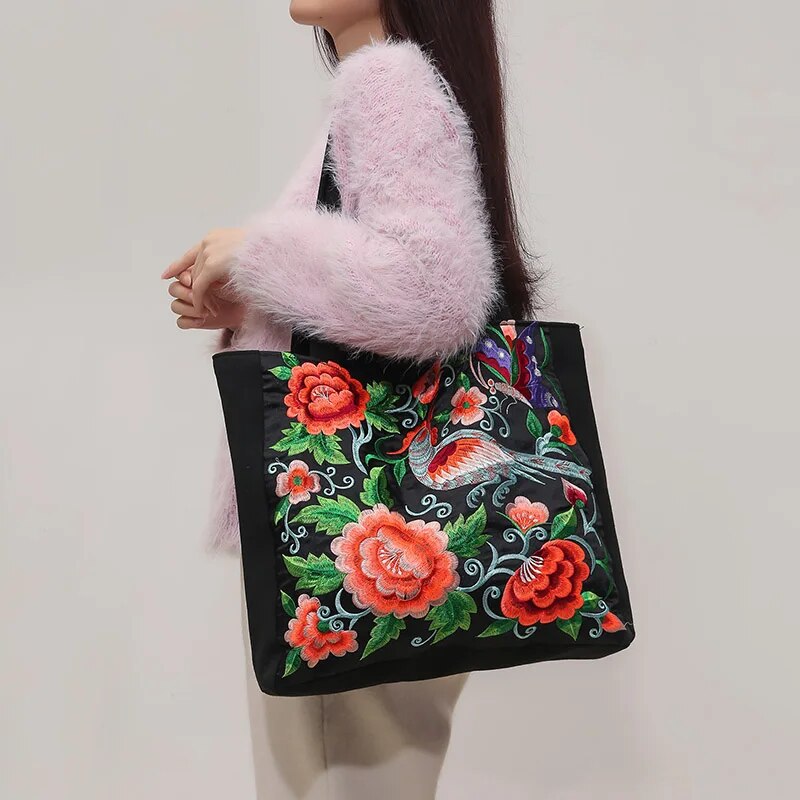 Ingrid | Elegant Brodert Canvas Bag with Unique Artistic Design
