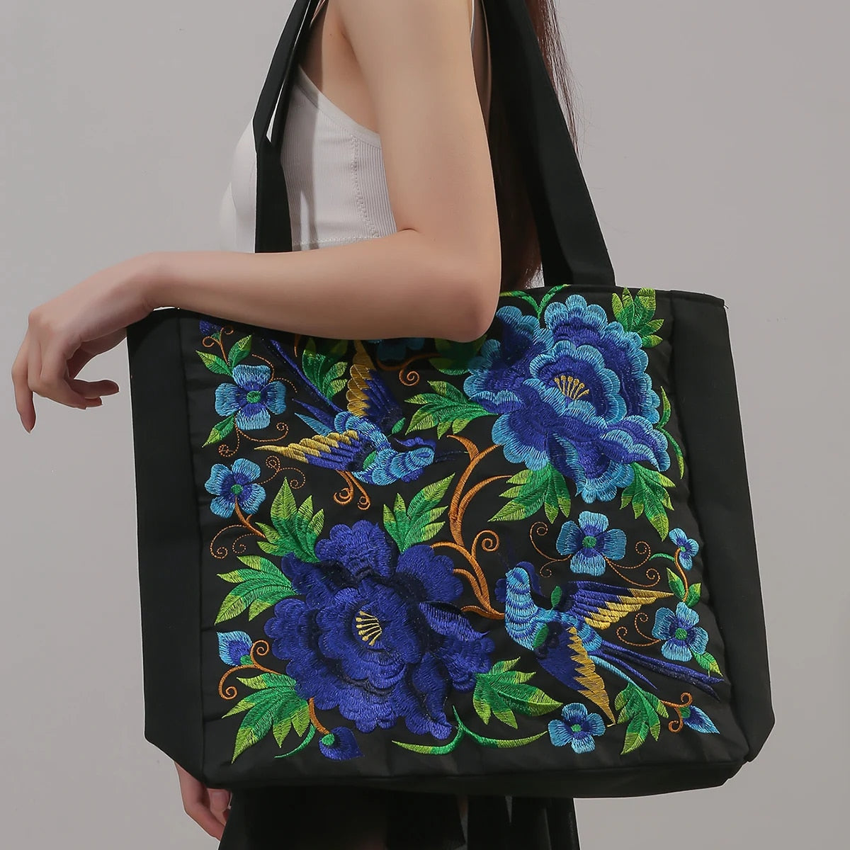 Ingrid | Elegant Brodert Canvas Bag with Unique Artistic Design
