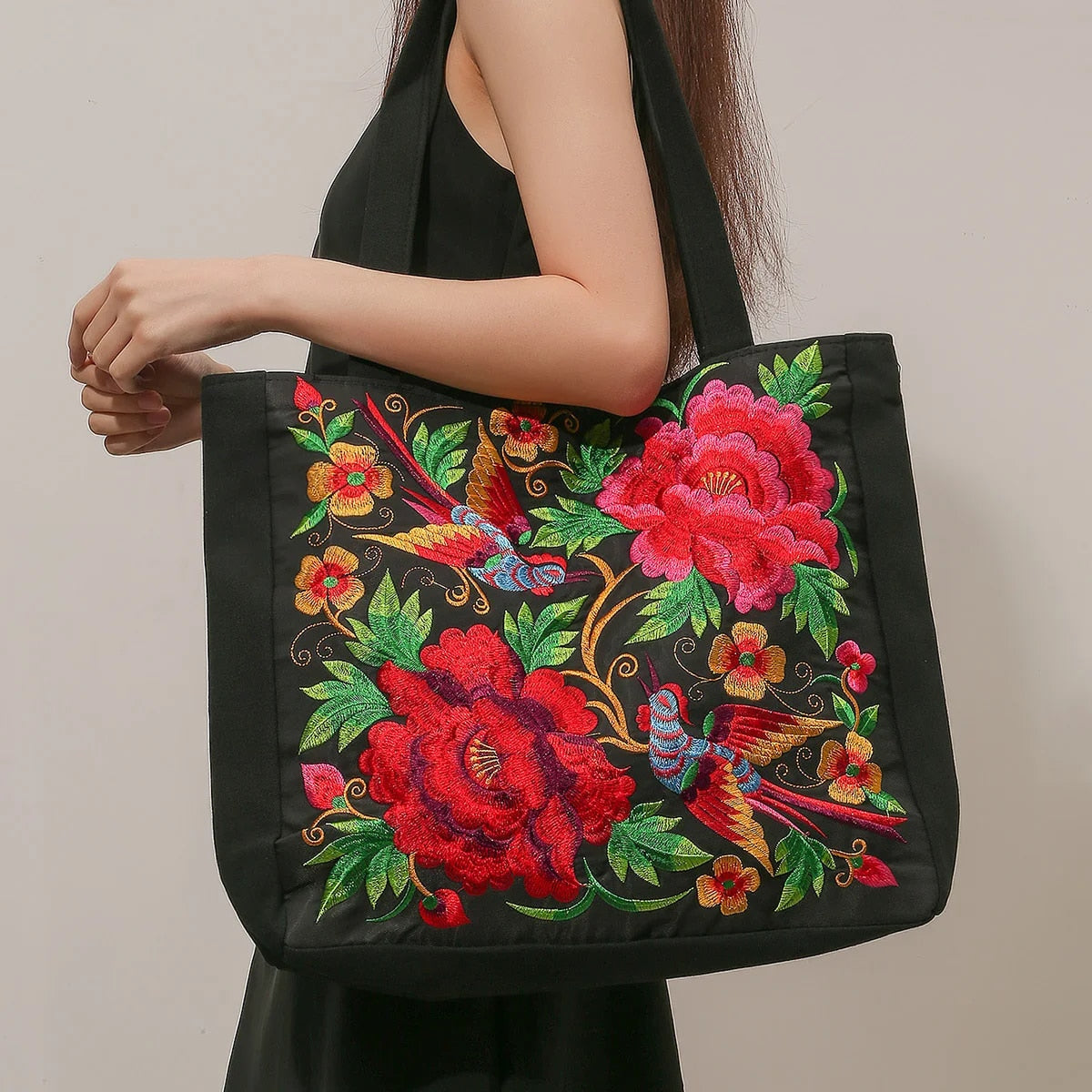 Ingrid | Elegant Brodert Canvas Bag with Unique Artistic Design
