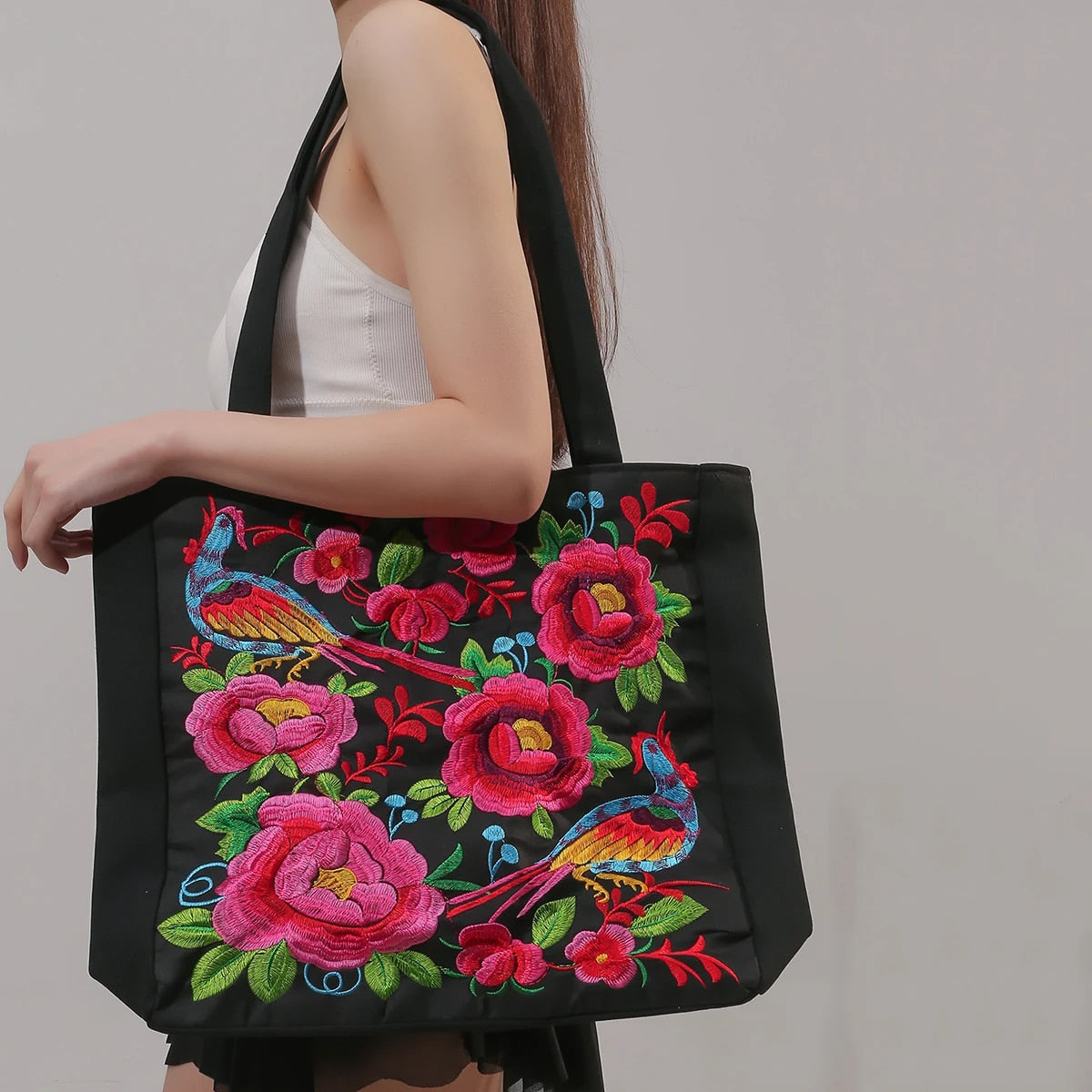 Ingrid | Elegant Brodert Canvas Bag with Unique Artistic Design