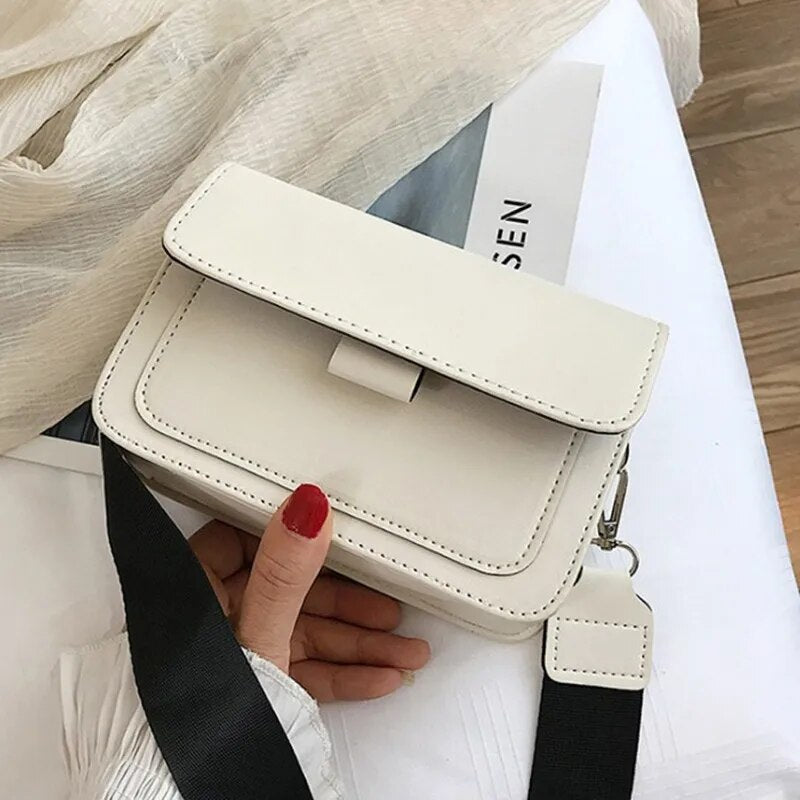 Helen | Elegant and Modern Sleek Bag for Stylish Occasions