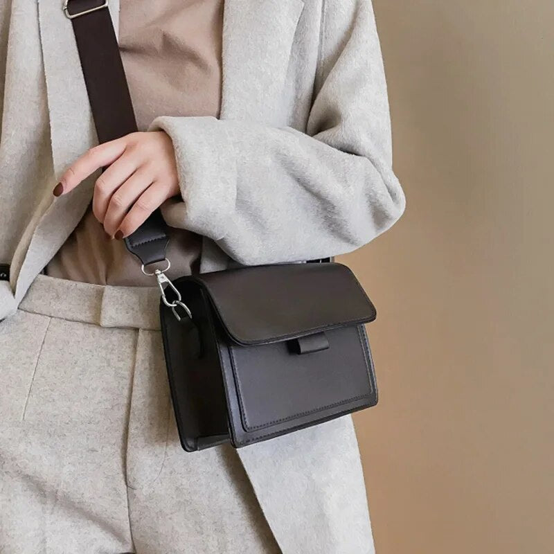 Helen | Elegant and Modern Sleek Bag for Stylish Occasions